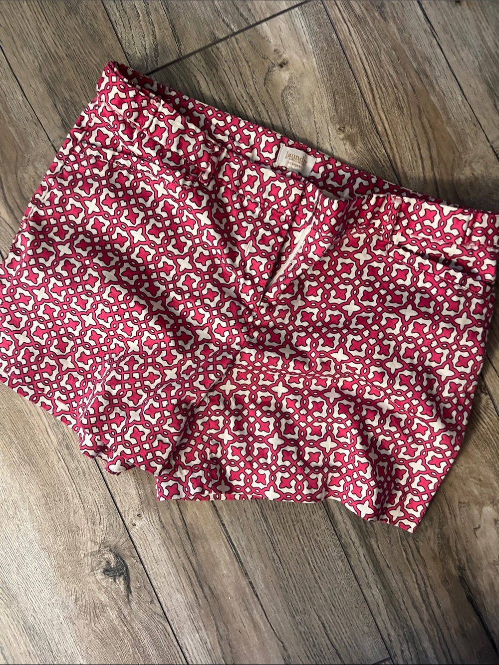 Laundry By Shelli Segal Pink & White Patterned Bermuda Shorts